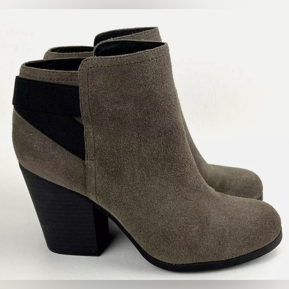 Kenneth Cole Reaction Shoes - Kenneth Cole Reaction heeled booties.‎ Women size 6